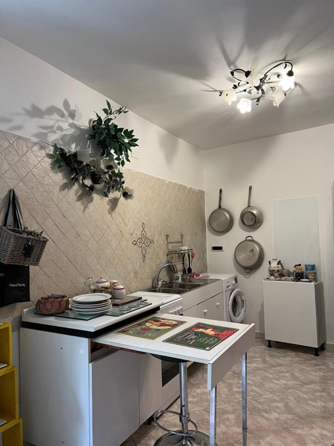 Casa Kamalei, Tra Plebiscito E Lungomare Apartment Наполи Екстериор снимка