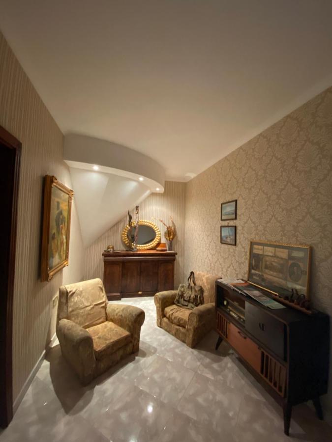 Casa Kamalei, Tra Plebiscito E Lungomare Apartment Наполи Екстериор снимка