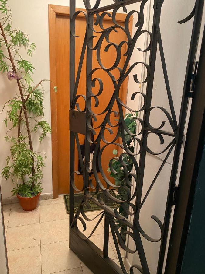 Casa Kamalei, Tra Plebiscito E Lungomare Apartment Наполи Екстериор снимка